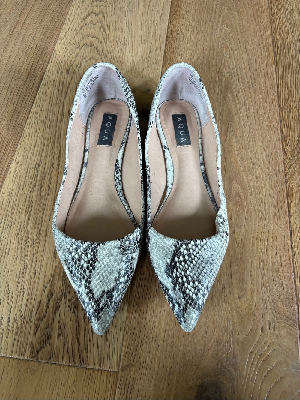 Aqua leather point toe slip on loafers womens 10 faux snakeskin